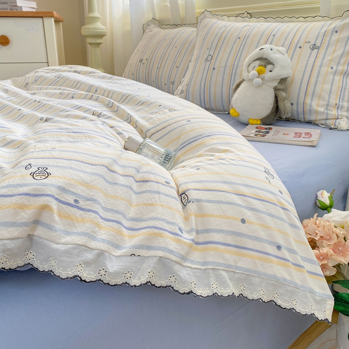 91家纺网 家纺一手货源 找家纺 豫见家纺 2026新款A类仿棉云感纱花边四件套 小鱼心事