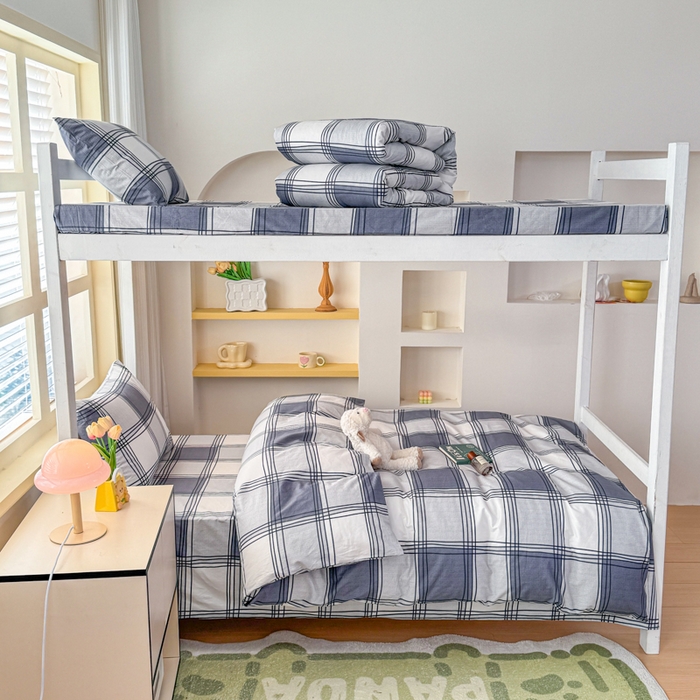 91家纺网 家纺一手货源 找家纺 疆东 【疆东】2026简约13372纯棉全棉学生三件套学生季宿舍上下铺全棉纯棉格子印花三件套件单品被套床单 学生时代