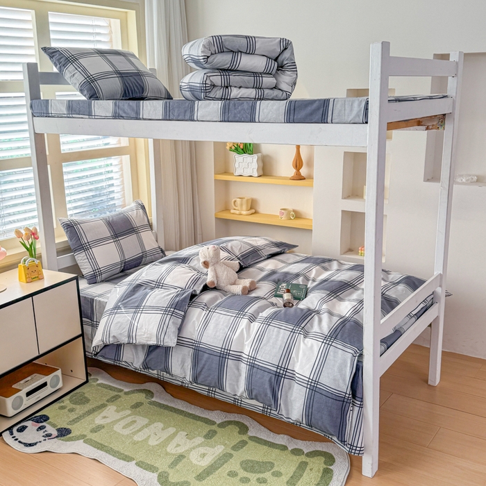 91家纺网 家纺一手货源 找家纺 疆东 【疆东】2026简约13372纯棉全棉学生三件套学生季宿舍上下铺全棉纯棉格子印花三件套件单品被套床单 学生时代