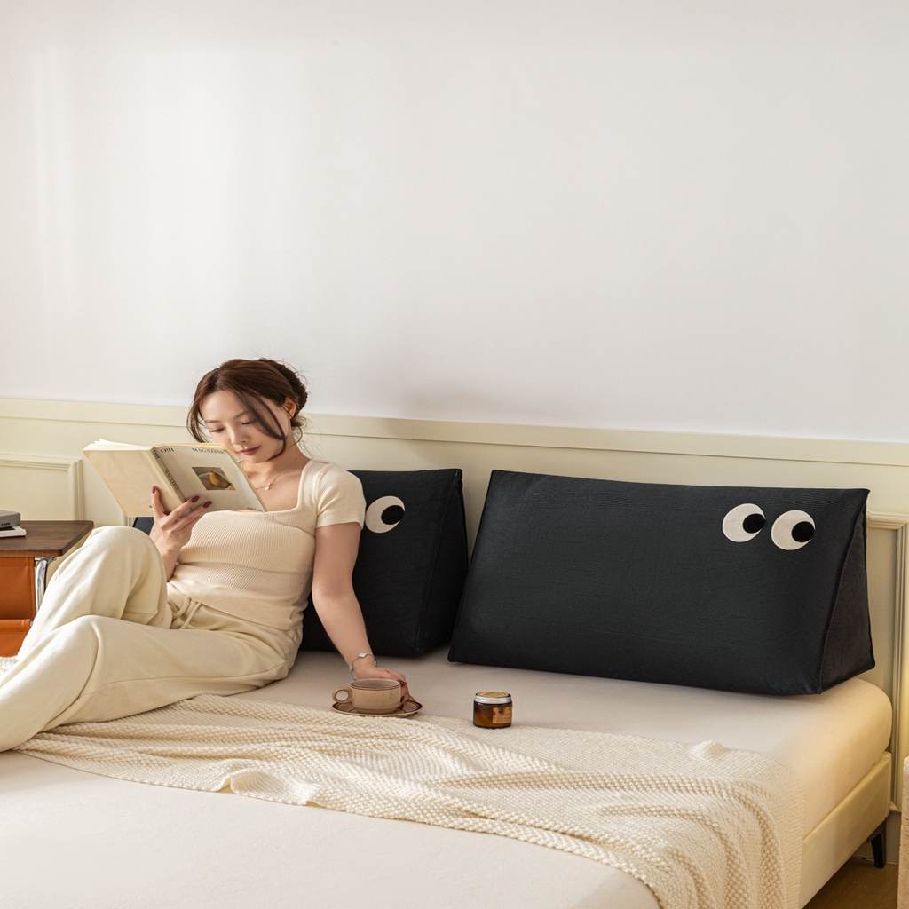 91家纺网 家纺一手货源 找家纺 美达人 2026新款灯芯绒三角腰枕靠背 灯芯绒-眼睛-末黑-三角腰枕组合