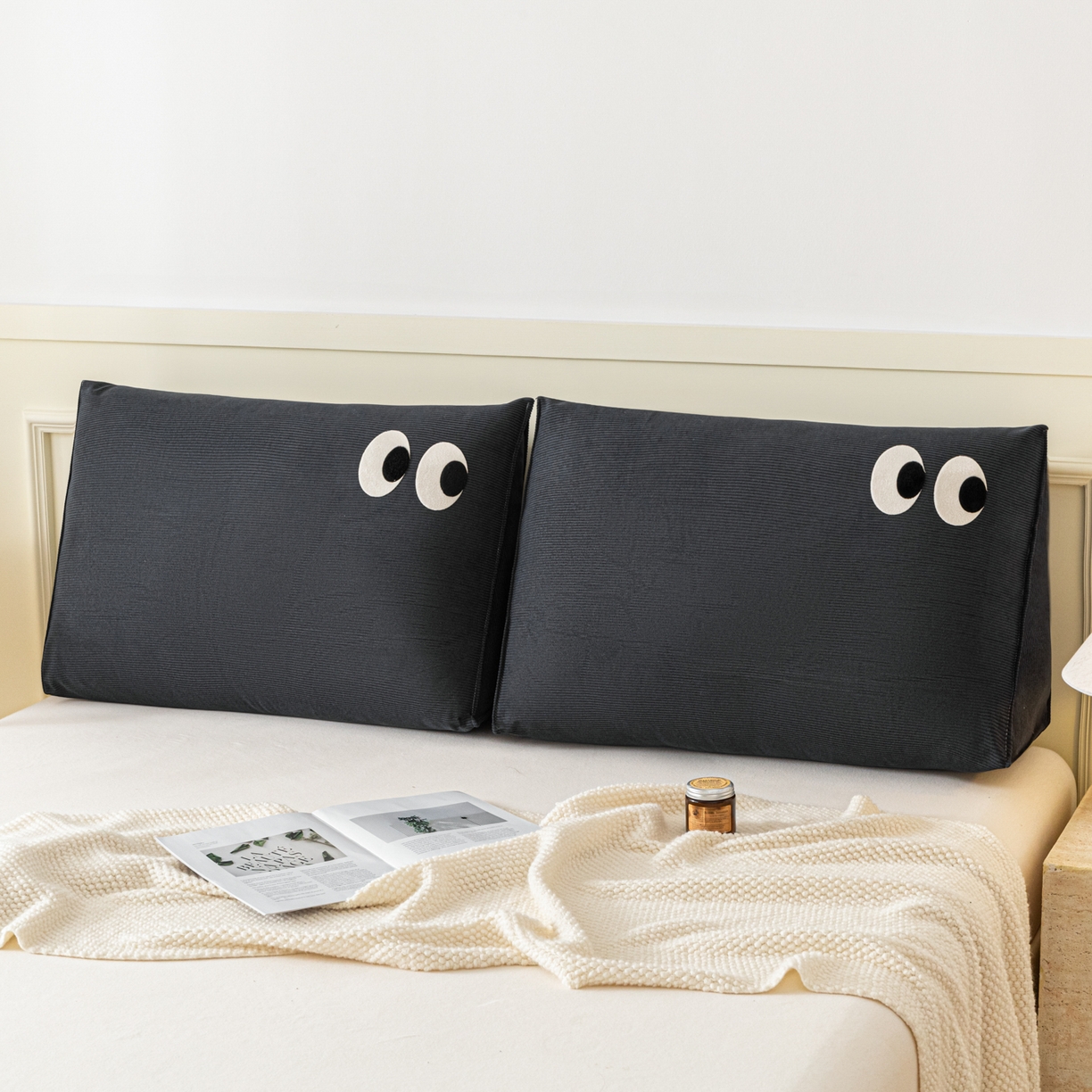91家纺网 家纺一手货源 找家纺 美达人 2026新款灯芯绒三角腰枕靠背 灯芯绒-眼睛-末黑-三角腰枕组合