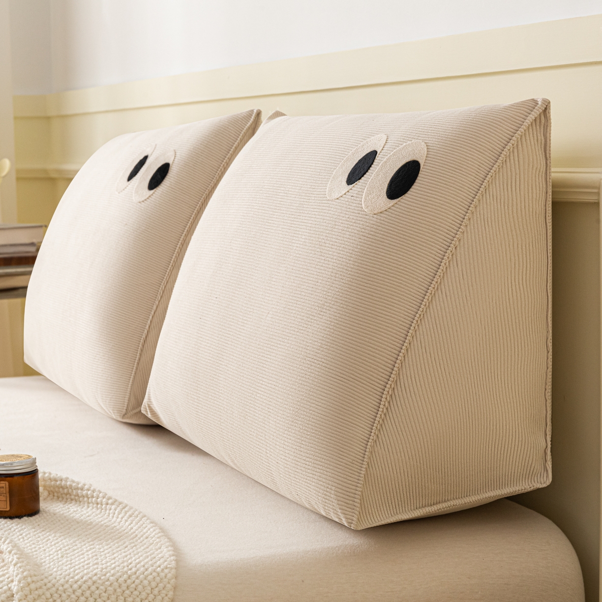 91家纺网 家纺一手货源 找家纺 美达人 2026新款灯芯绒三角腰枕靠背 灯芯绒-眼睛-月白-三角腰枕组合