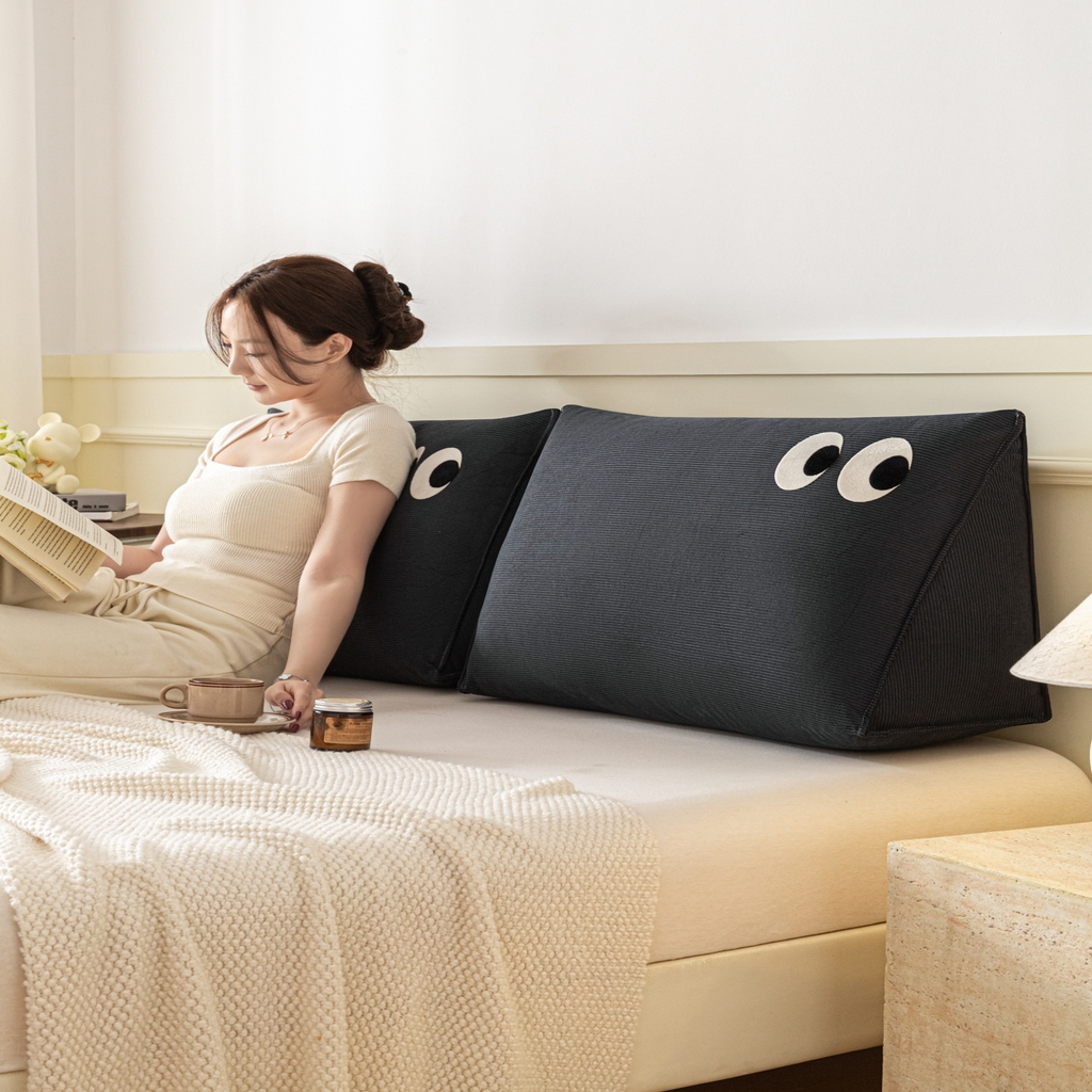 91家纺网 家纺一手货源 找家纺 美达人 2026新款灯芯绒三角腰枕靠背 灯芯绒-眼睛-末黑-三角腰枕组合