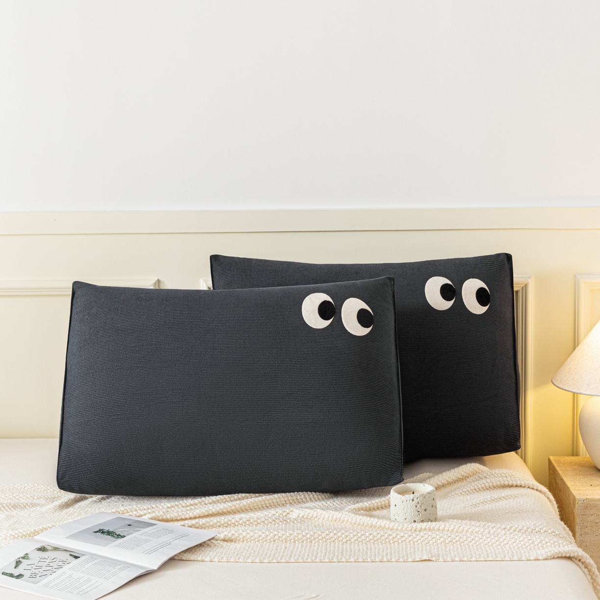 91家纺网 家纺一手货源 找家纺 美达人 2026新款灯芯绒三角腰枕靠背 灯芯绒-眼睛-末黑-三角腰枕组合