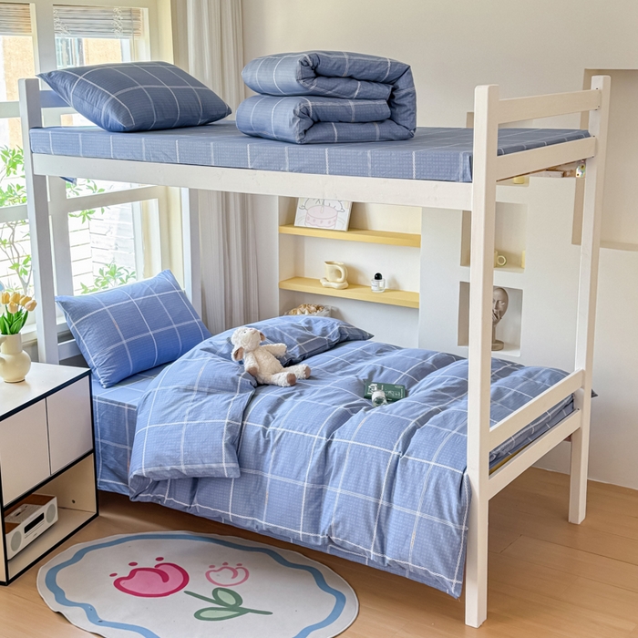 91家纺网 家纺一手货源 找家纺 疆东 【疆东】2026简约13372纯棉全棉学生三件套学生季宿舍上下铺全棉纯棉格子印花三件套件单品被套床单 蓝调