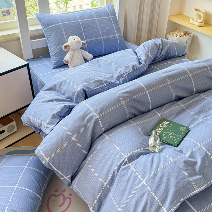 91家纺网 家纺一手货源 找家纺 疆东 【疆东】2026简约13372纯棉全棉学生三件套学生季宿舍上下铺全棉纯棉格子印花三件套件单品被套床单 蓝调