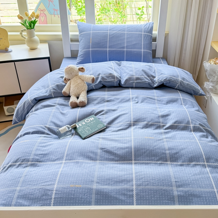 91家纺网 家纺一手货源 找家纺 疆东 【疆东】2026简约13372纯棉全棉学生三件套学生季宿舍上下铺全棉纯棉格子印花三件套件单品被套床单 蓝调