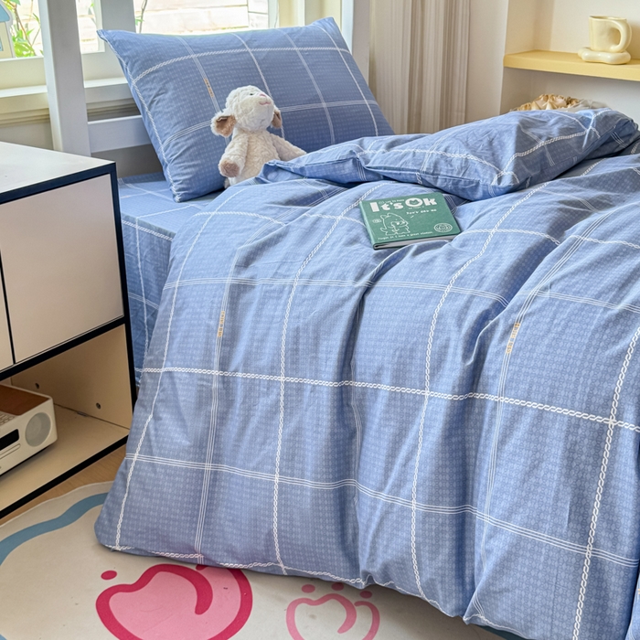 91家纺网 家纺一手货源 找家纺 疆东 【疆东】2026简约13372纯棉全棉学生三件套学生季宿舍上下铺全棉纯棉格子印花三件套件单品被套床单 蓝调