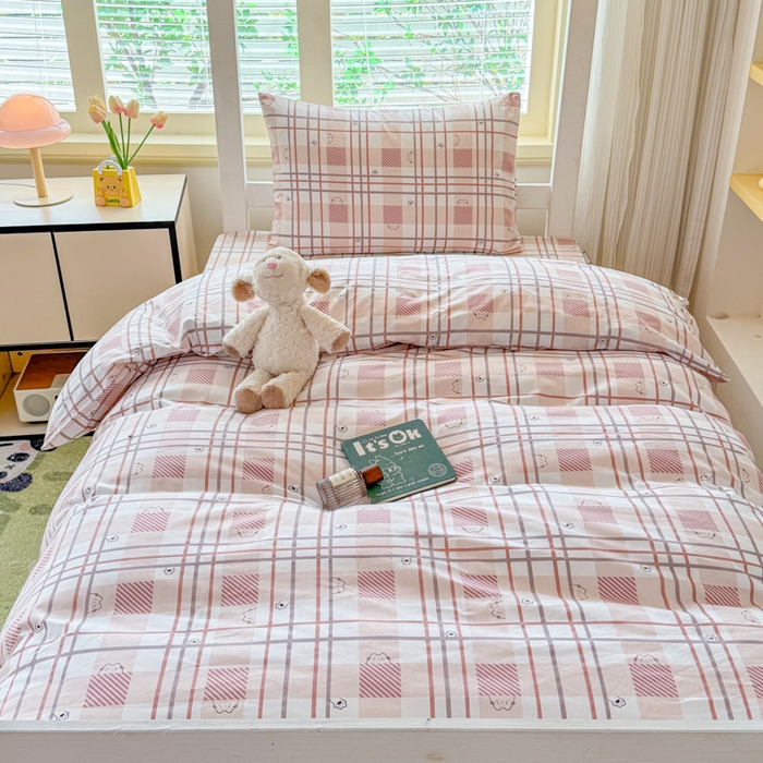 91家纺网 家纺一手货源 找家纺 疆东 【疆东】2026简约13372纯棉全棉学生三件套学生季宿舍上下铺全棉纯棉格子印花三件套件单品被套床单 格小猫