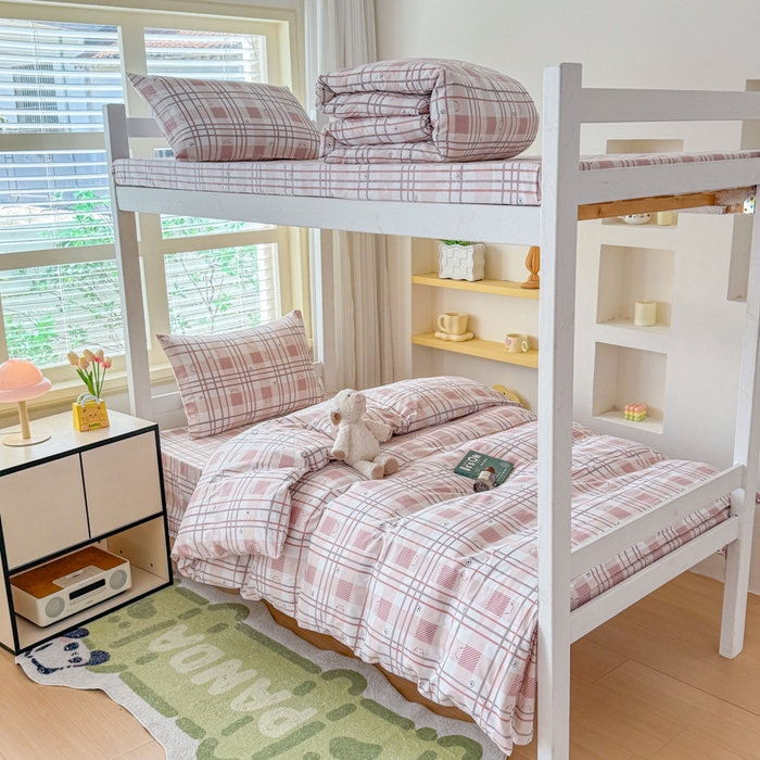 91家纺网 家纺一手货源 找家纺 疆东 【疆东】2026简约13372纯棉全棉学生三件套学生季宿舍上下铺全棉纯棉格子印花三件套件单品被套床单 格小猫