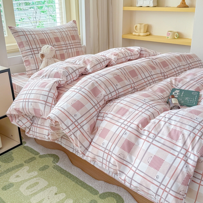 91家纺网 家纺一手货源 找家纺 疆东 【疆东】2026简约13372纯棉全棉学生三件套学生季宿舍上下铺全棉纯棉格子印花三件套件单品被套床单 格小猫