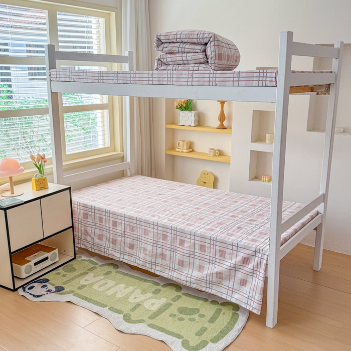 91家纺网 家纺一手货源 找家纺 疆东 【疆东】2026简约13372纯棉全棉学生三件套学生季宿舍上下铺全棉纯棉格子印花三件套件单品被套床单 格小猫