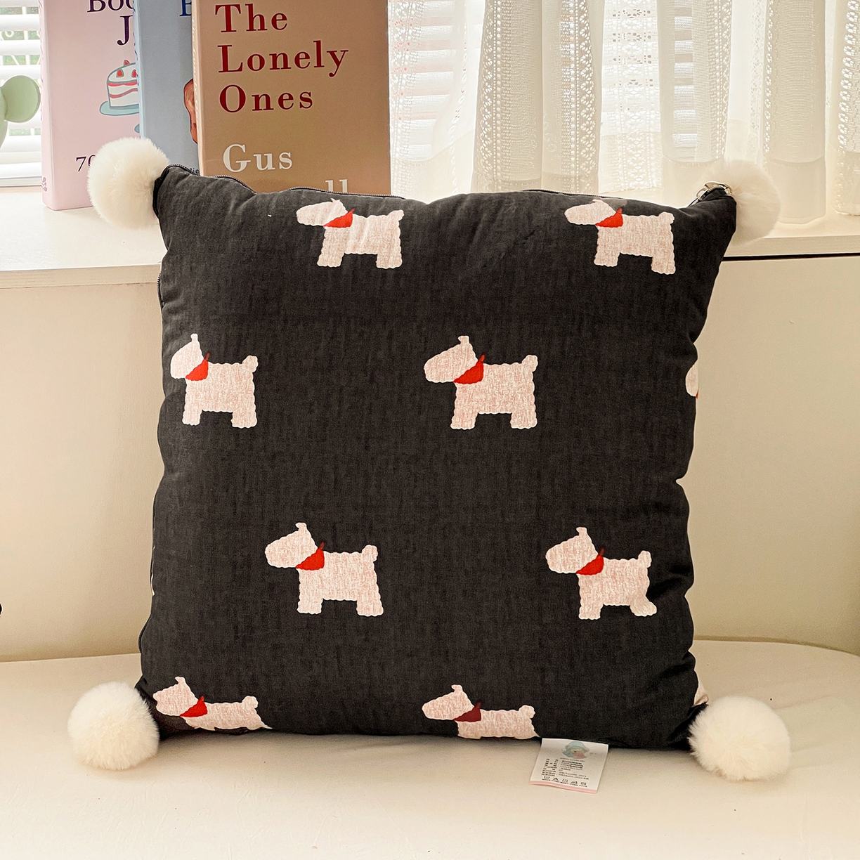 91家纺网 家纺一手货源 找家纺 古本家居 2026新款四季水洗毛球系列抱枕被 四季毛球小狗黑色