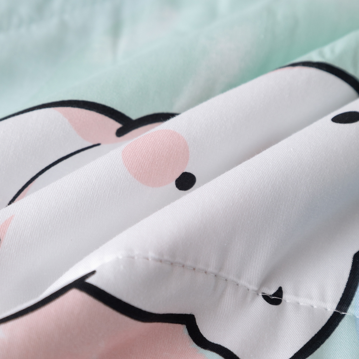 91家纺网 家纺一手货源 找家纺 春妮家纺 2026新款卡通幼儿园全棉儿童夏被夏凉被空调被 心花怒放