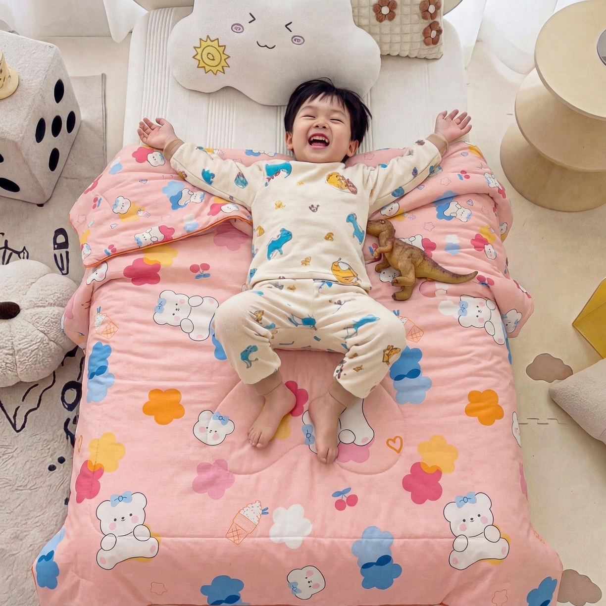 91家纺网 家纺一手货源 找家纺 春妮家纺 2026新款卡通幼儿园全棉儿童夏被夏凉被空调被 甜心小熊