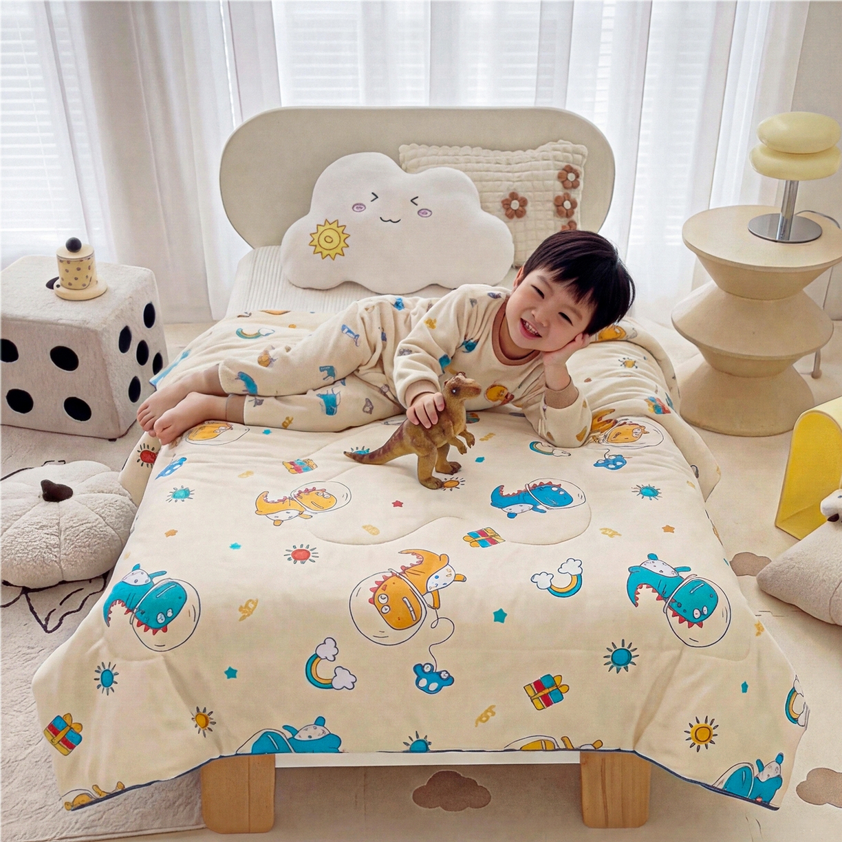 91家纺网 家纺一手货源 找家纺 春妮家纺 2026新款卡通幼儿园全棉儿童夏被夏凉被空调被 恐龙假日