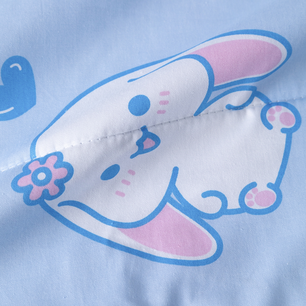 91家纺网 家纺一手货源 找家纺 春妮家纺 2026新款卡通幼儿园全棉儿童夏被夏凉被空调被 甜心玉桂狗