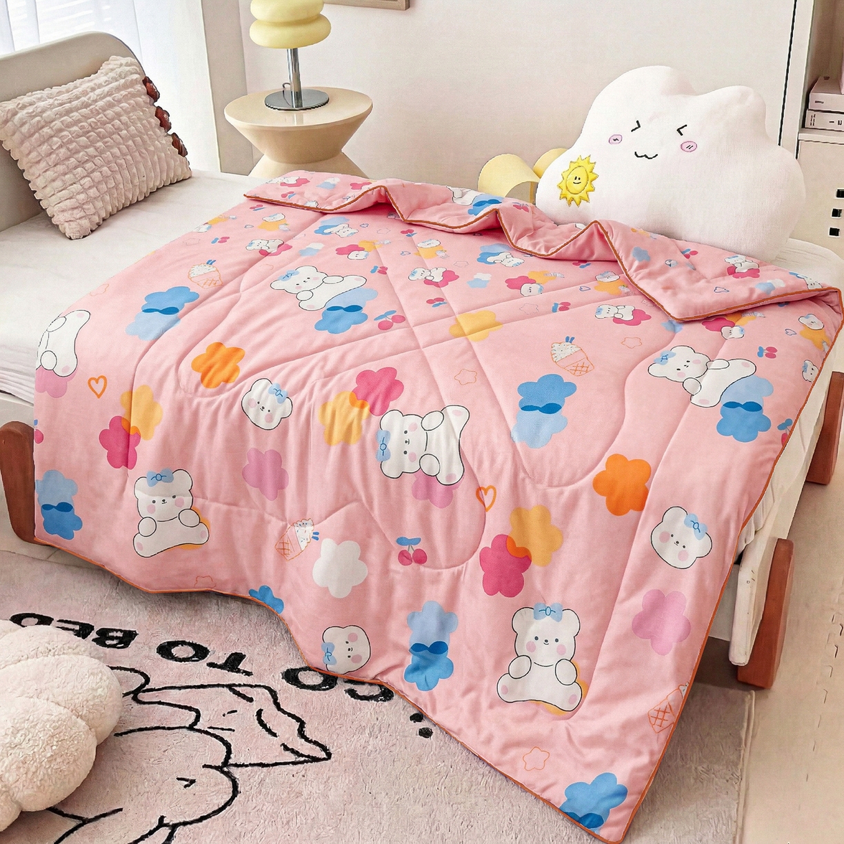 91家纺网 家纺一手货源 找家纺 春妮家纺 2026新款卡通幼儿园全棉儿童夏被夏凉被空调被 甜心小熊