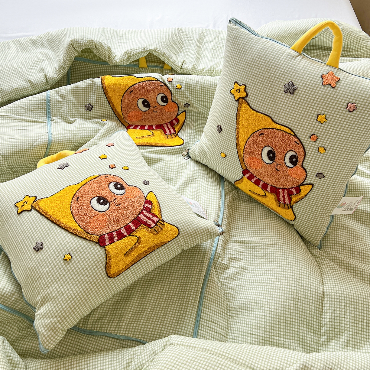 91家纺网 家纺一手货源 找家纺 （总）古本家居 2026新款四季款水洗小星人抱枕被