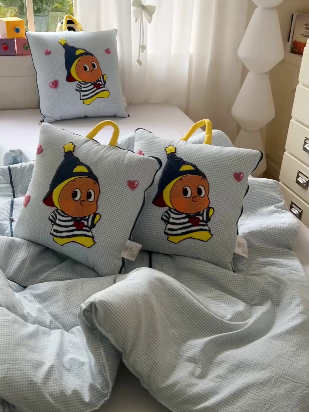 91家纺网 家纺一手货源 找家纺 古本家居 2026新款四季款水洗小星人抱枕被 四季小星人蓝格