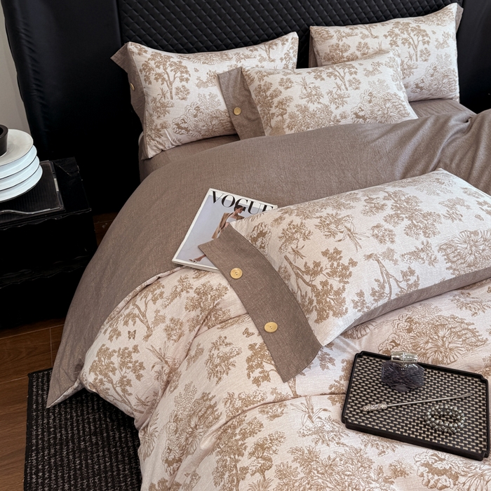 91家纺网 家纺一手货源 找家纺 晚爱家纺（原晚安家居） 2026新款加厚双层纱原麻纽扣款四件套 秋意浓