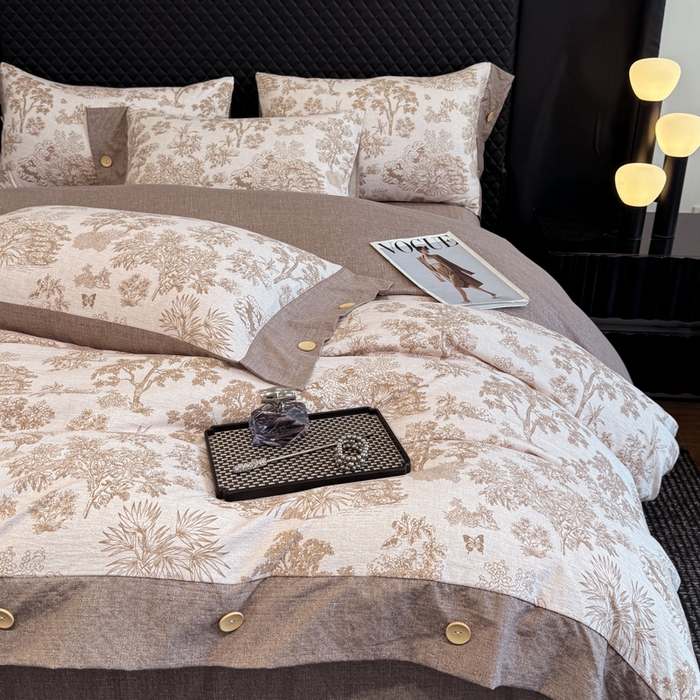 91家纺网 家纺一手货源 找家纺 晚爱家纺（原晚安家居） 2026新款加厚双层纱原麻纽扣款四件套 秋意浓