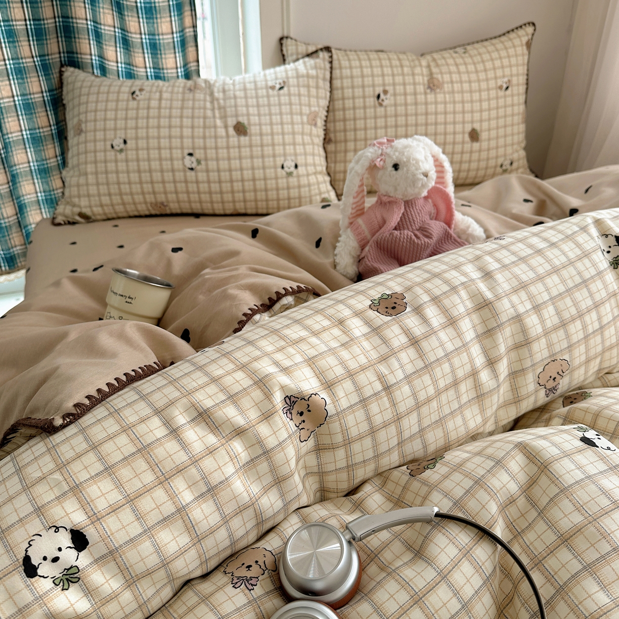 91家纺网 家纺一手货源 找家纺 瑞莱 （持续上新）2026新款全棉纯棉印花贝壳边四件套 棕格萌犬