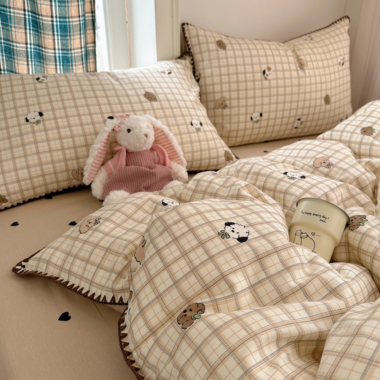 91家纺网 家纺一手货源 找家纺 瑞莱 （持续上新）2026新款全棉纯棉印花贝壳边四件套 棕格萌犬