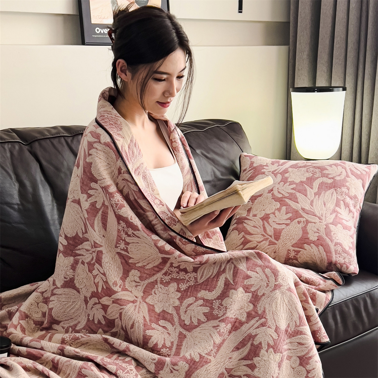 91家纺网 家纺一手货源 找家纺 布凡家居 2026新款全棉纯棉四层纱夏被盖毯床盖午睡毯沙发毯毯子 花绮漫叙