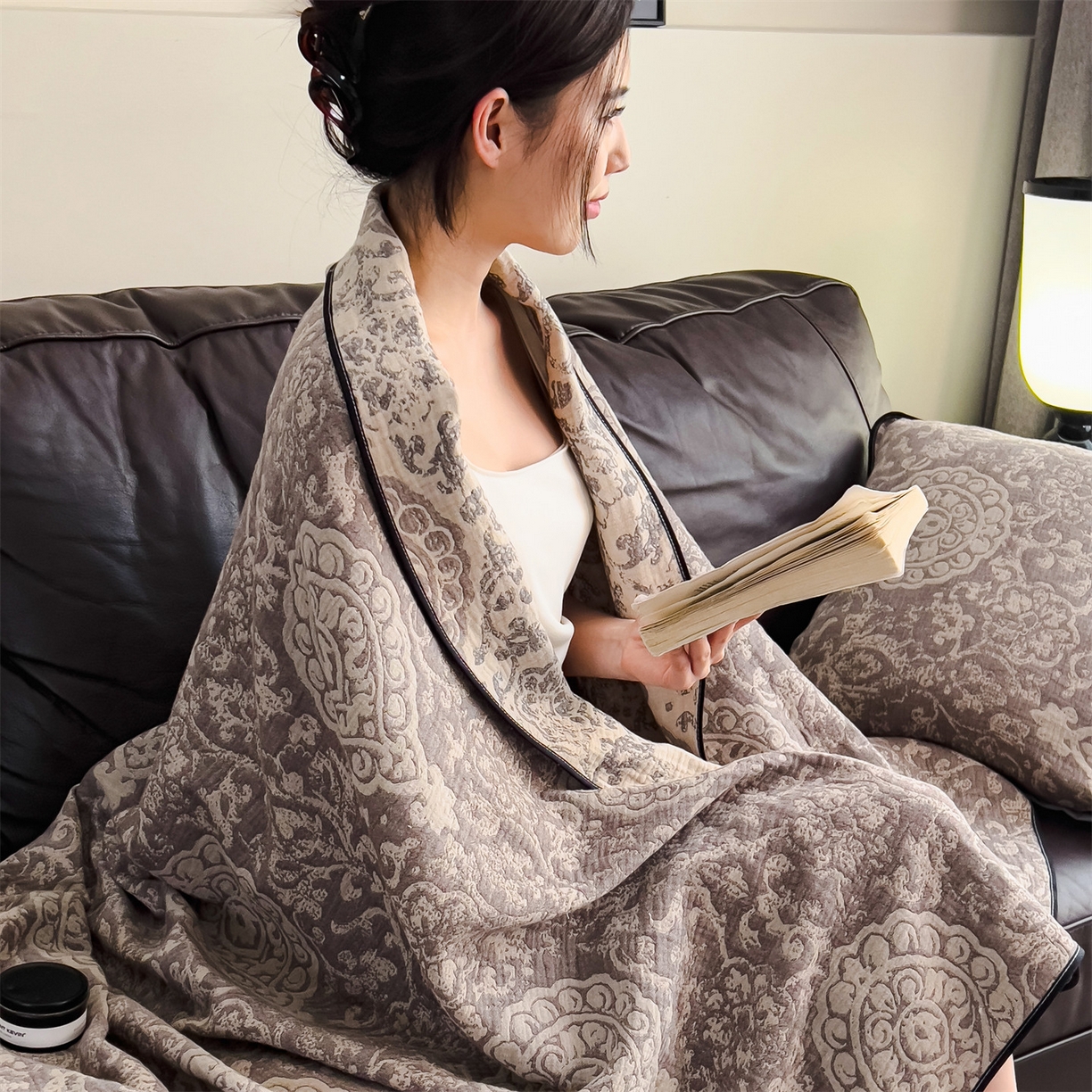 91家纺网 家纺一手货源 找家纺 布凡家居 2026新款全棉纯棉四层纱夏被盖毯床盖午睡毯沙发毯毯子 浮花叙