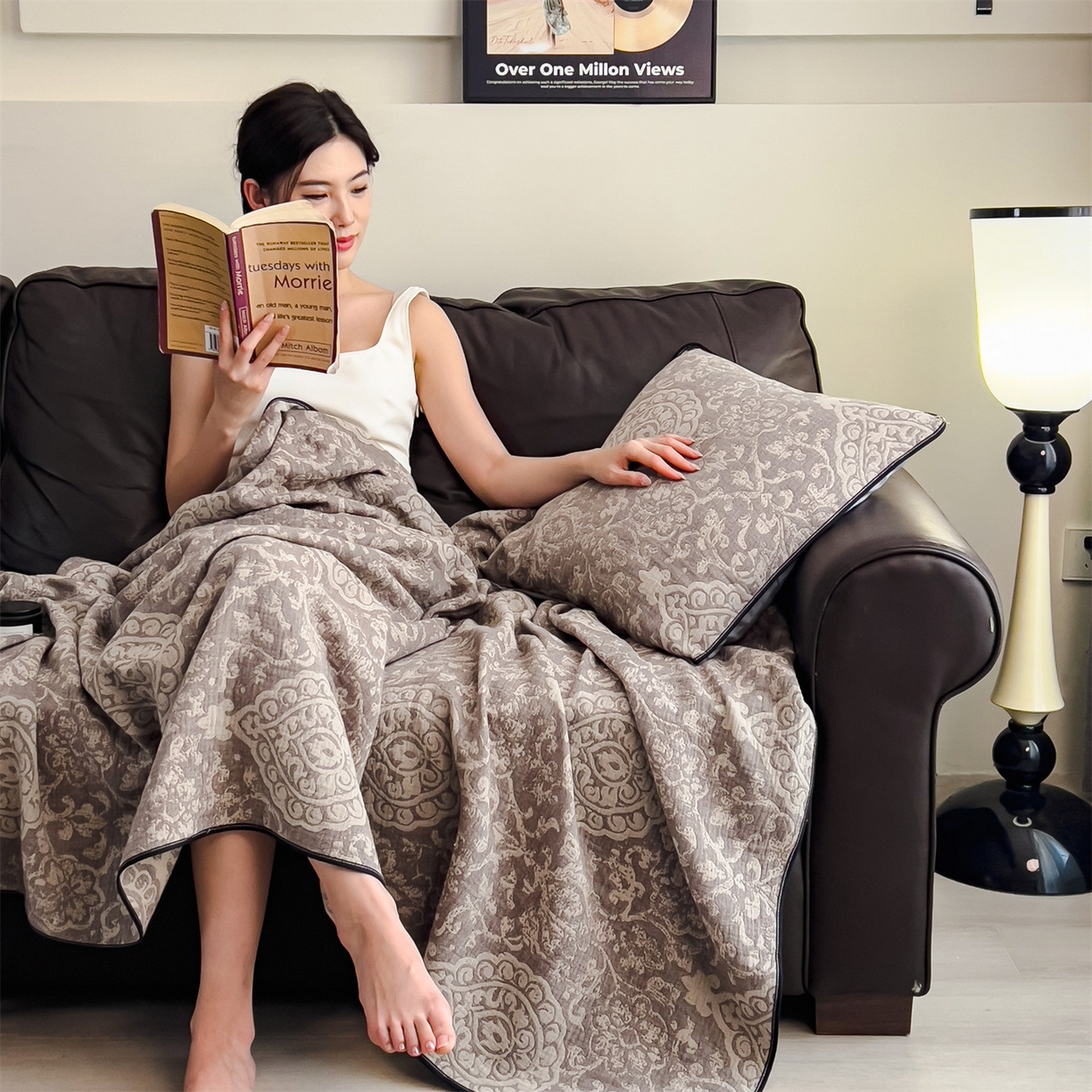 91家纺网 家纺一手货源 找家纺 布凡家居 2026新款全棉纯棉四层纱夏被盖毯床盖午睡毯沙发毯毯子 浮花叙