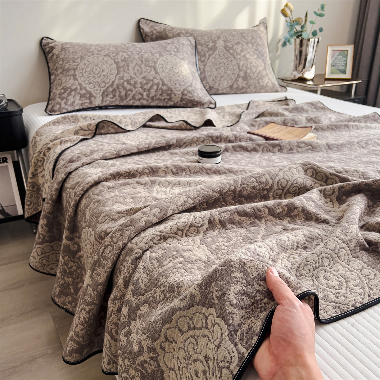 91家纺网 家纺一手货源 找家纺 布凡家居 2026新款全棉纯棉四层纱夏被盖毯床盖午睡毯沙发毯毯子 浮花叙