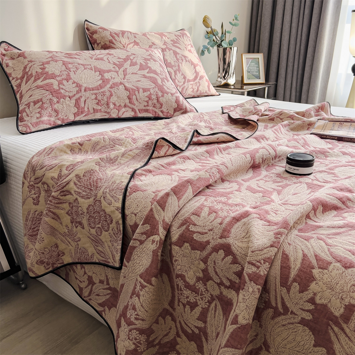 91家纺网 家纺一手货源 找家纺 布凡家居 2026新款全棉纯棉四层纱夏被盖毯床盖午睡毯沙发毯毯子 花绮漫叙