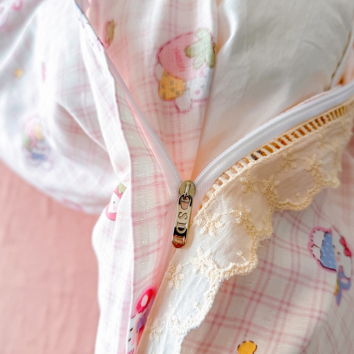 91家纺网 家纺一手货源 找家纺 疆东 【疆东】2026韩版蕾丝花边纯棉全棉双层纱四件套印花纯棉四件套法式赫本木耳花边全棉公主双层纱四件套 甜心小兔粉