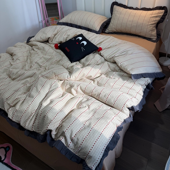 91家纺网 家纺一手货源 找家纺 疆东 【疆东】2026韩版蕾丝花边纯棉全棉双层纱四件套印花纯棉四件套法式赫本木耳花边全棉公主双层纱四件套 爱心咖