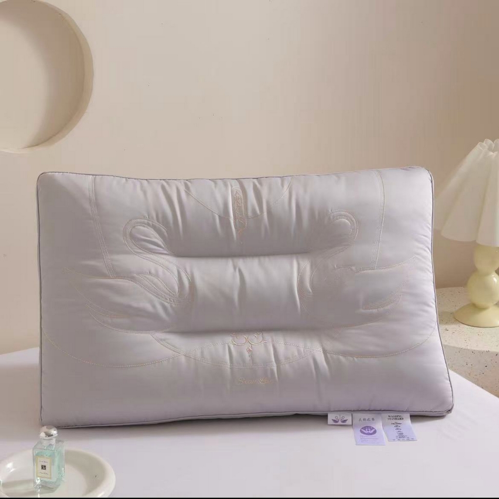 云熙枕业 2026春夏新款天鹅之恋护颈枕 枕头枕芯 灰色