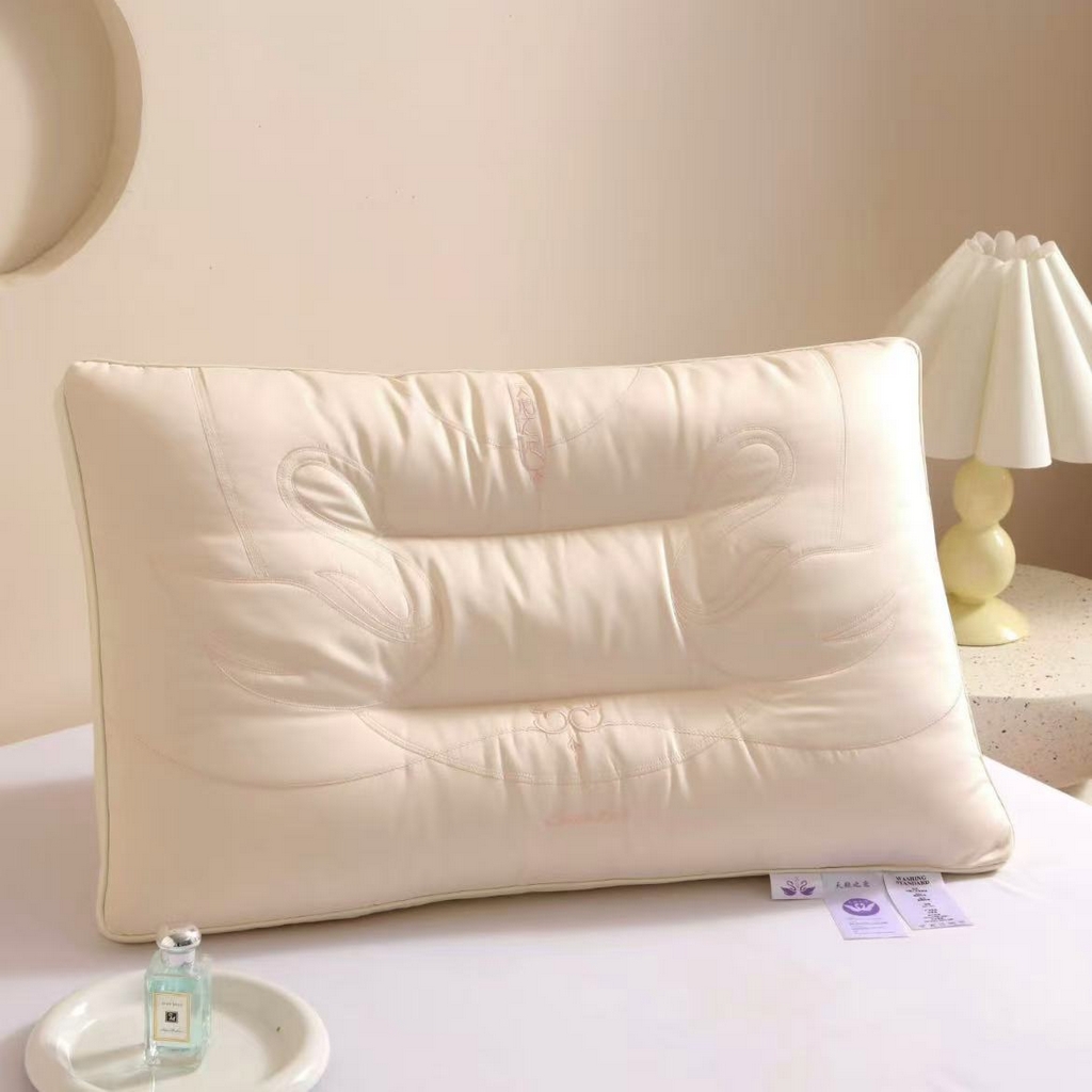 云熙枕业 2026春夏新款天鹅之恋护颈枕 枕头枕芯 玉色