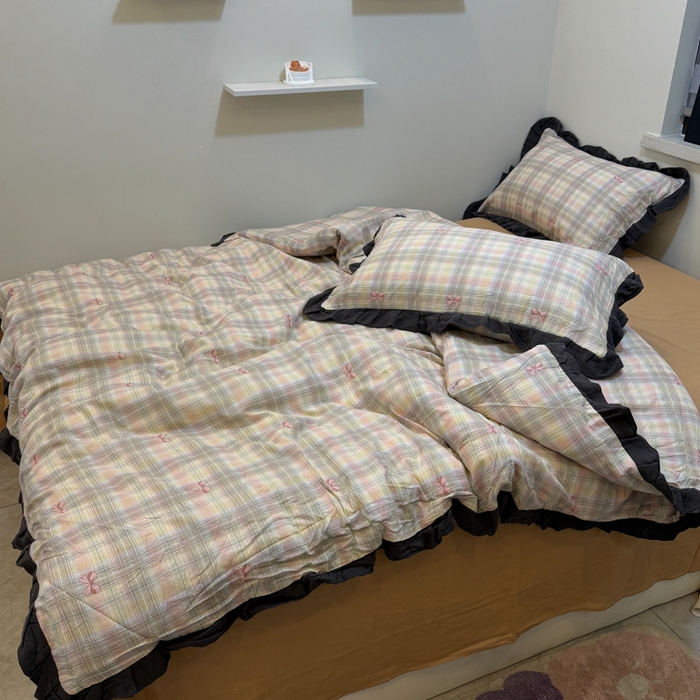 91家纺网 家纺一手货源 找家纺 疆东 【疆东】2026韩版蕾丝花边纯棉全棉双层纱四件套印花纯棉四件套法式赫本木耳花边全棉公主双层纱四件套 蝴蝶结粉