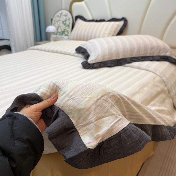 91家纺网 家纺一手货源 找家纺 疆东 【疆东】2026韩版蕾丝花边纯棉全棉双层纱四件套印花纯棉四件套法式赫本木耳花边全棉公主双层纱四件套 彩虹条