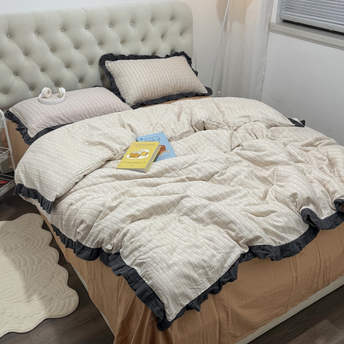 91家纺网 家纺一手货源 找家纺 疆东 【疆东】2026韩版蕾丝花边纯棉全棉双层纱四件套印花纯棉四件套法式赫本木耳花边全棉公主双层纱四件套 竖条纹咖