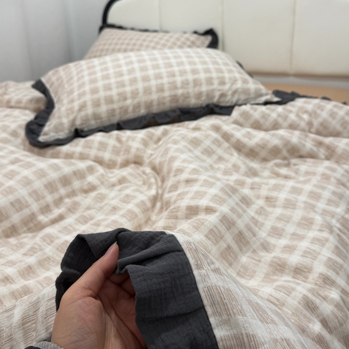 91家纺网 家纺一手货源 找家纺 疆东 【疆东】2026韩版蕾丝花边纯棉全棉双层纱四件套印花纯棉四件套法式赫本木耳花边全棉公主双层纱四件套 棕格