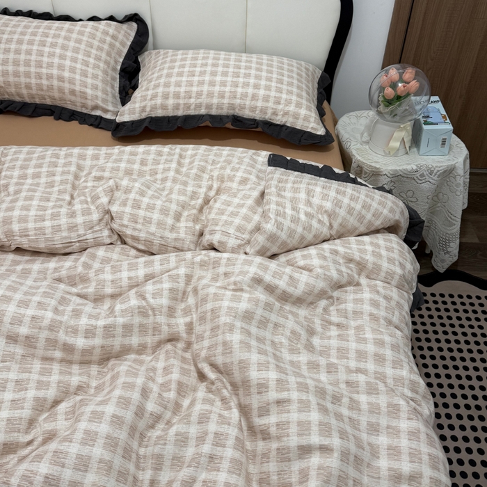 91家纺网 家纺一手货源 找家纺 疆东 【疆东】2026韩版蕾丝花边纯棉全棉双层纱四件套印花纯棉四件套法式赫本木耳花边全棉公主双层纱四件套 棕格