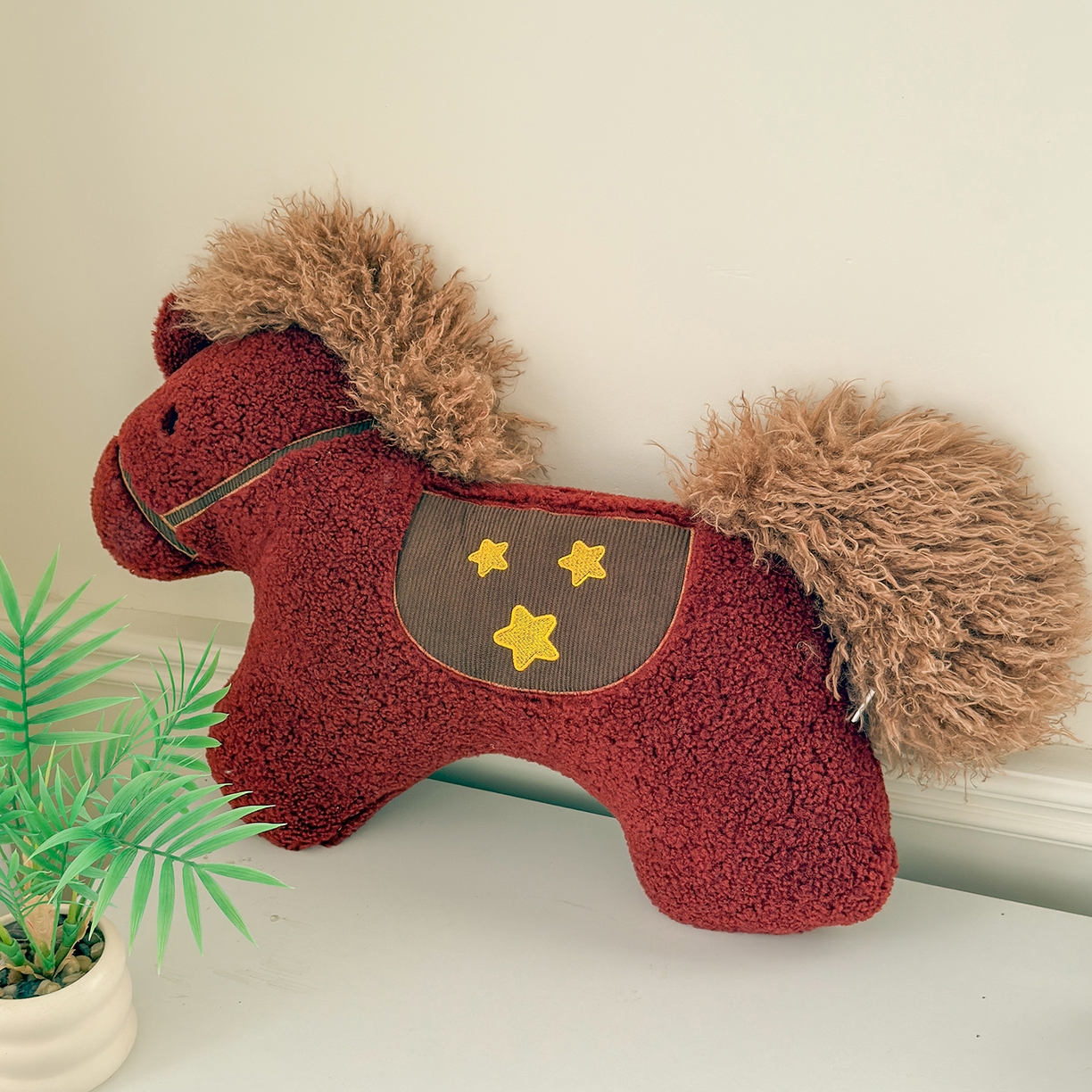 91家纺网 家纺一手货源 找家纺 （总）贵夫人 2026新款萌趣简约星星小马抱枕（券后控价不得低于69元，专版专利，仿款必究）