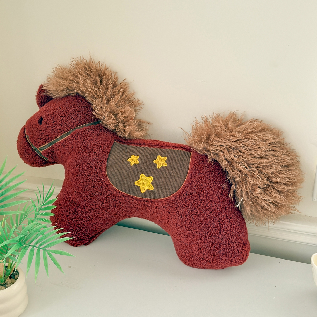 91家纺网 家纺一手货源 找家纺 （总）贵夫人 2026新款萌趣简约星星小马抱枕（券后控价不得低于69元，专版专利，仿款必究）