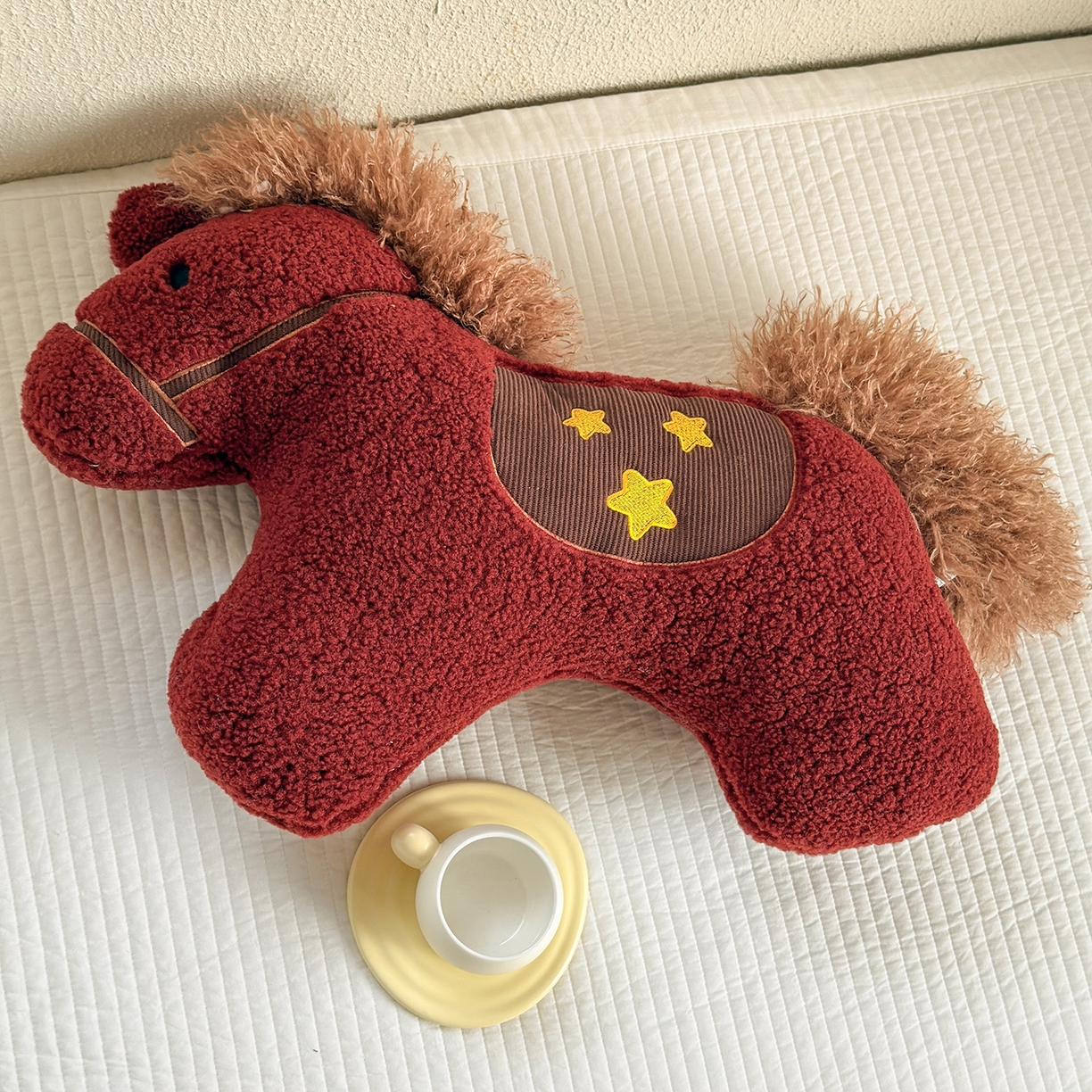 91家纺网 家纺一手货源 找家纺 （总）贵夫人 2026新款萌趣简约星星小马抱枕（券后控价不得低于69元，专版专利，仿款必究）