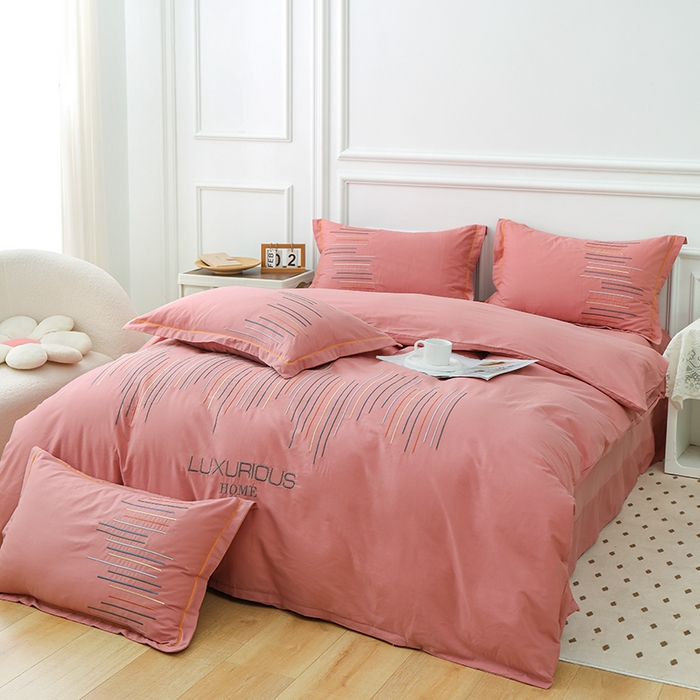 91家纺网 家纺一手货源 找家纺 疆东 疆东2026年纯色高端轻奢长绒棉纯棉全棉刺绣四件套简约素色匹马棉全棉纯棉刺绣花四件套被套床单套件 豆沙红