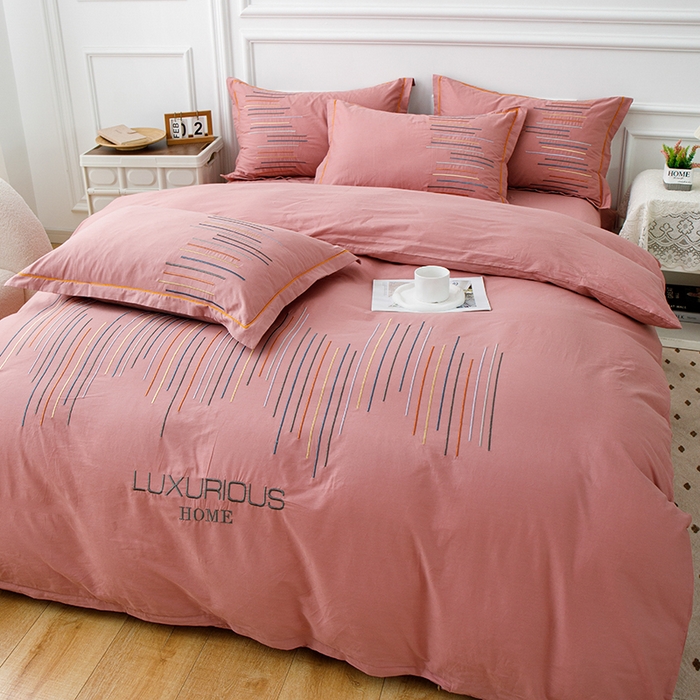 91家纺网 家纺一手货源 找家纺 疆东 疆东2026年纯色高端轻奢长绒棉纯棉全棉刺绣四件套简约素色匹马棉全棉纯棉刺绣花四件套被套床单套件 豆沙红