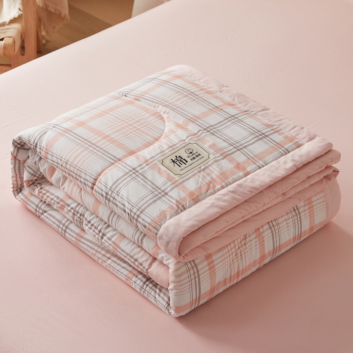 91家纺网 家纺一手货源 找家纺 帕芬鸟家纺 2026新款100%棉花夏凉被空调被夏被四件套-格子系列 格韵粉
