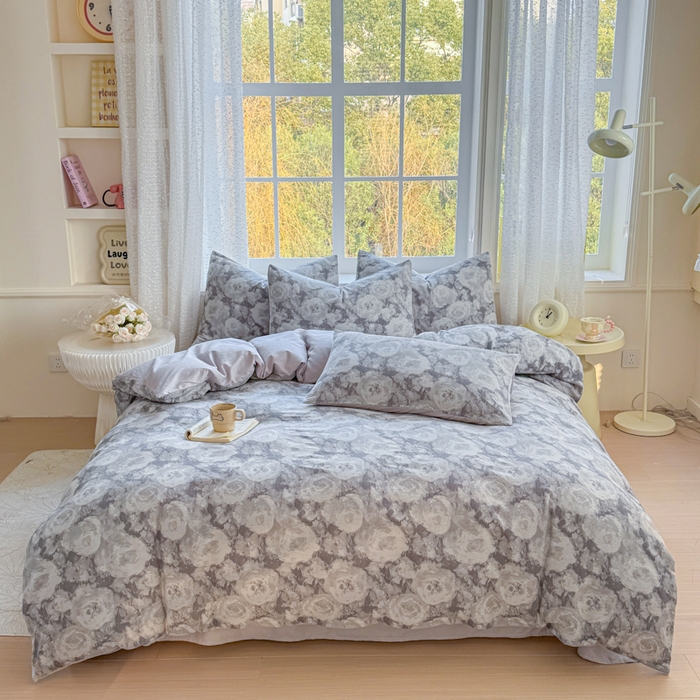 91家纺网 家纺一手货源 找家纺 疆东 疆东2026新款60支A类全棉长绒棉纯棉色织大提花四件套水洗全棉纯棉厚织色织提花肌理被套四件套单品 云裳灰