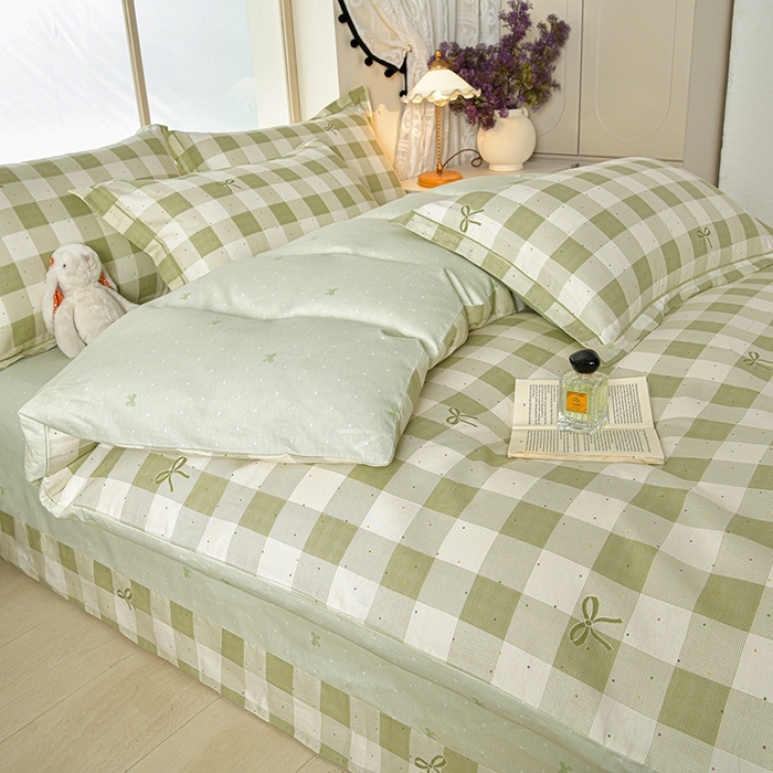 91家纺网 家纺一手货源 找家纺 绘萱家居 2026直播爆款一字绣吊边款纯棉100%全棉四件套印花百分百（喷气高品质）芥绿蝴蝶结